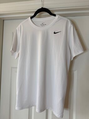 Nike Men’s Dri-FIT White Short-Sleeve Tee